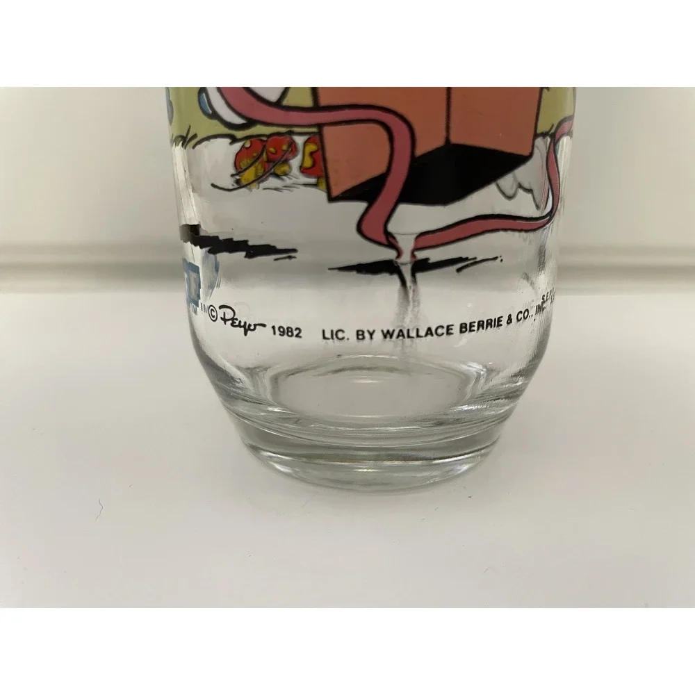Vintage 1982 Smurfs Wallace Berrie & Co. Cartoon Character Drinking Glass